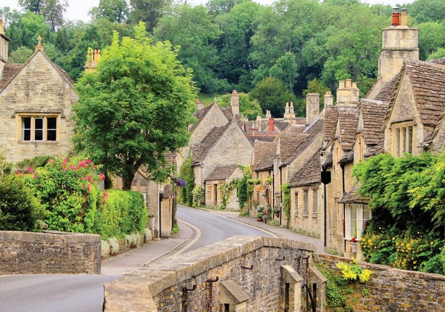 From Bath: Stonehenge & the Cotswolds Day Tour with Entry - Stonehenge: the day’s great ancient mystery