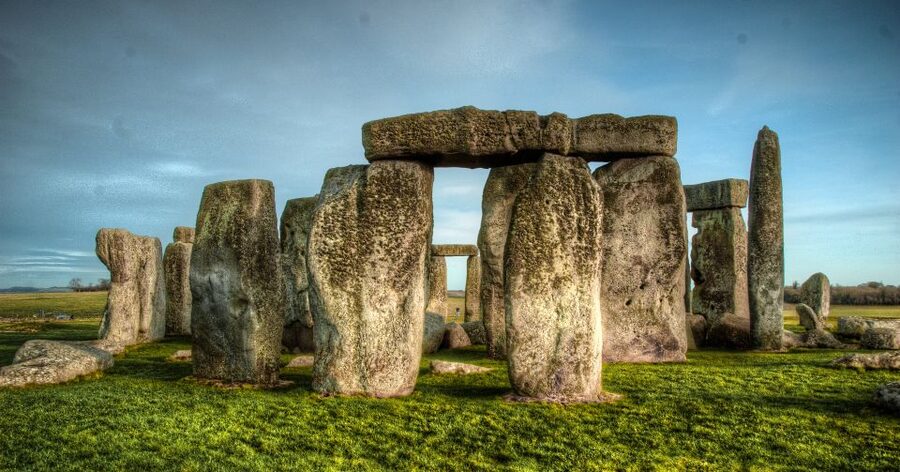From Birmingham: Stonehenge & Bath Day Tour - Roman remains beneath modern Bath