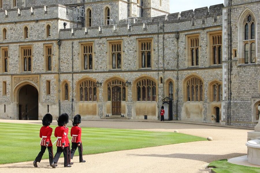 From Brighton: Oxford, Windsor and Eton Full Day Trip - Guide quality and what it adds