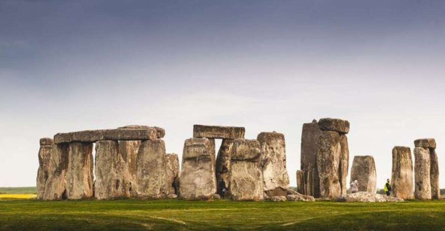 From Bristol: Stonehenge and Cotswold Villages Day Tour - Key points to know before booking