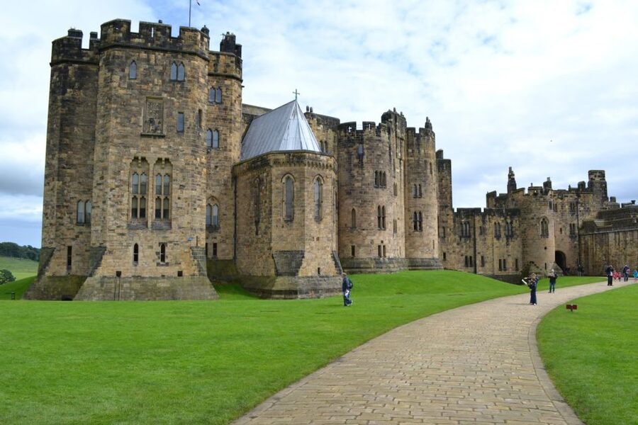 From Edinburg: Viking Coast & Alnwick Castle Day Tour - Key points to know before booking