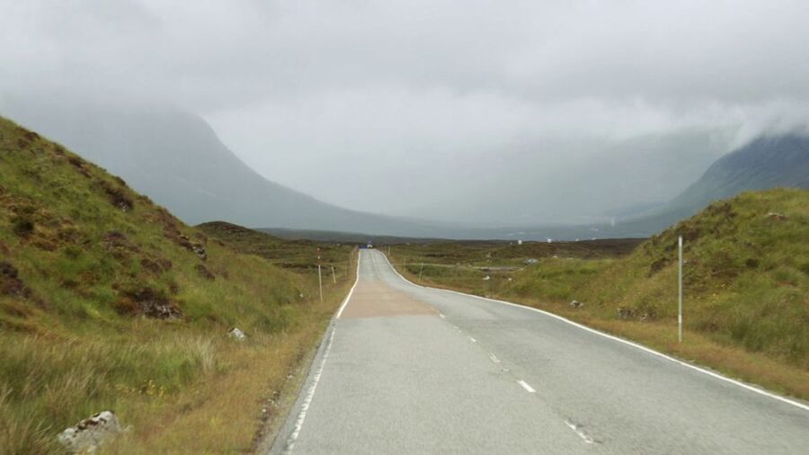 From Edinburgh: Glasgow & Scottish lakes Spanish Tour - Who should book this excursion?