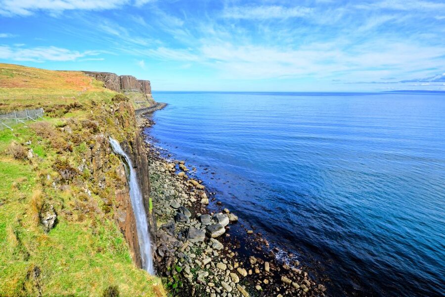 From Edinburgh: Isle of Skye 3-Day Tour with Accommodation - Eilean Donan Castle and the crossing to Skye