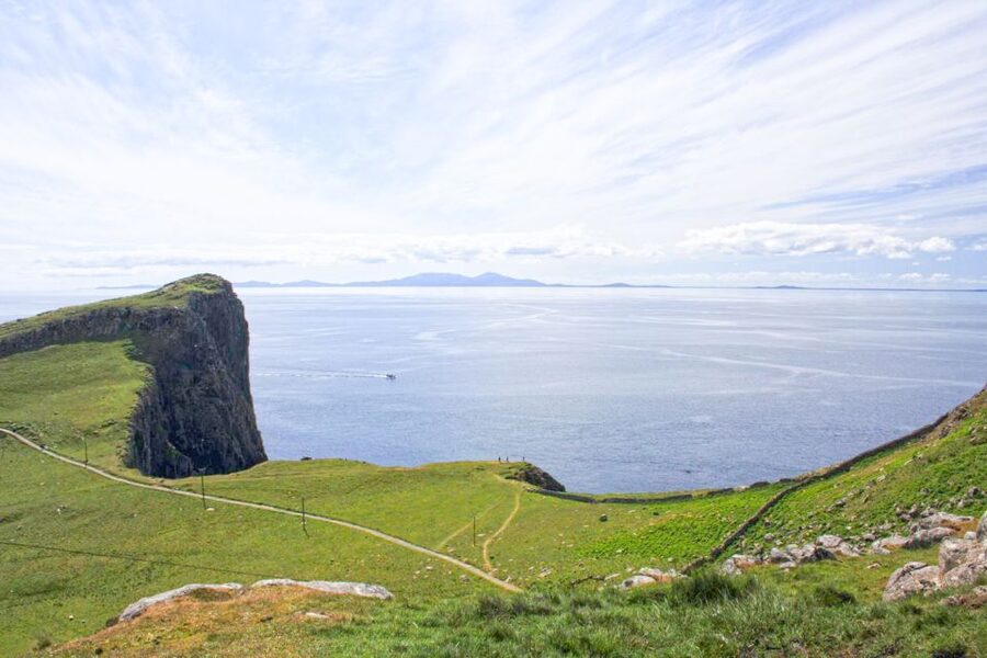 From Edinburgh: Isle of Skye 3-Day Tour with Accommodation - Day two: Skye changes with the weather