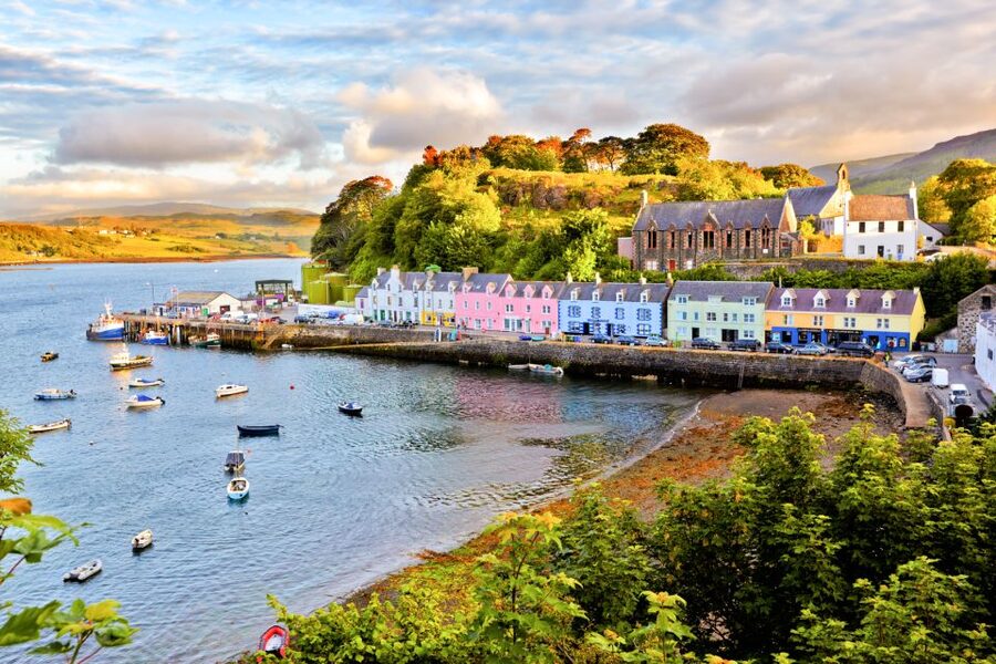 From Edinburgh: Isle of Skye 3-Day Tour with Accommodation - Day one: Stirling country, Callander, and the road to Glencoe