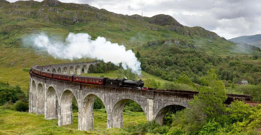 From Edinburgh: Isle of Skye and Hogwarts Express 4-Day Trip - From Edinburgh to Glen Coe in one dramatic day