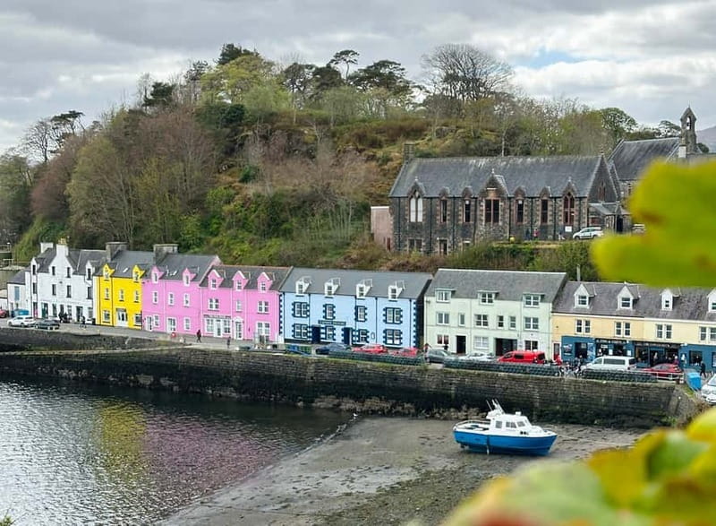 From Edinburgh: Isle of Skye & Highlands 3-Day Guided Tour - Guides, group mood, and the value of storytelling
