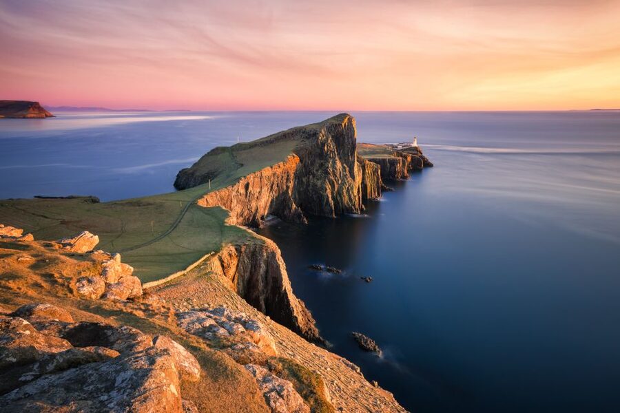 From Edinburgh: Isle of Skye & The Highlands 3-Day Tour - The guide, the music, and the social side