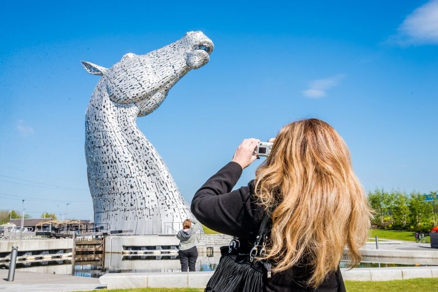 From Edinburgh: Loch Lomond, Kelpies & Stirling Castle Tour - Transport, timing, and practical comfort