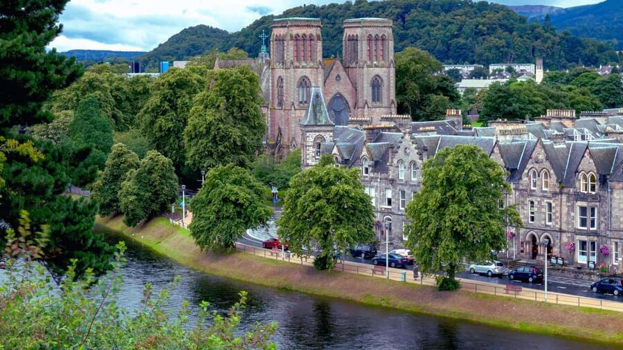 From Edinburgh: Loch Ness and Highlands Tour in Spanish - What the $82 price really includes