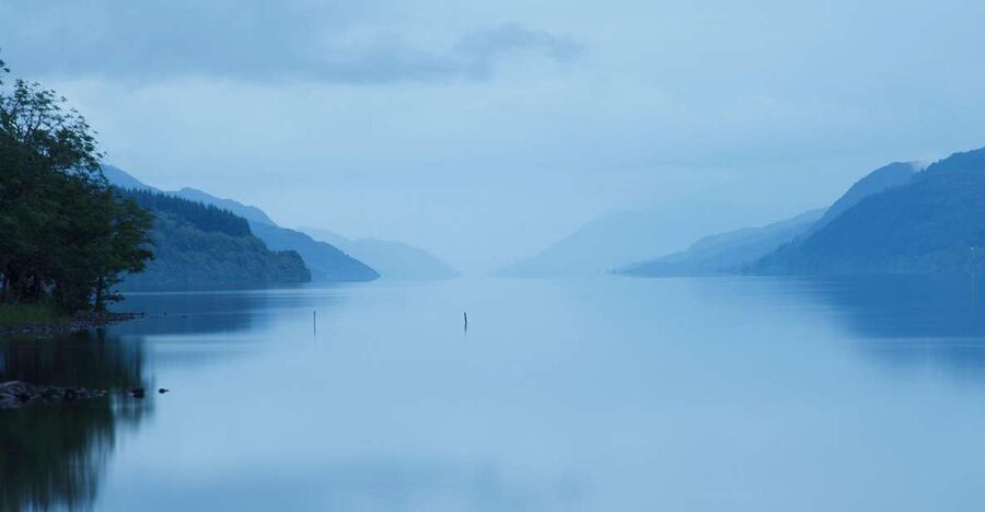 From Edinburgh: Loch Ness & Inverness Tour in Spanish - Loch Ness, the cruise, and Urquhart Castle