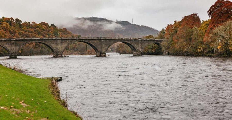 From Edinburgh: Scottish Highlands Tour with Whisky Tasting - From Edinburgh to the Highlands over the Queensferry Crossing