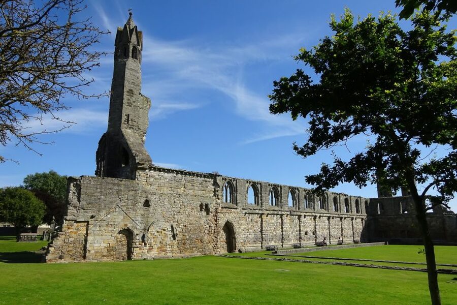 From Edinburgh: St Andrews and Fishing Villages of Fife Tour - Across the Lomond Hills to Falkland