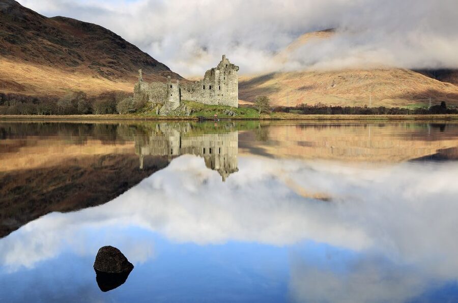 From Glasgow: Oban, Glencoe & West Highland Castles Day Trip - Luss and the first look at Loch Lomond