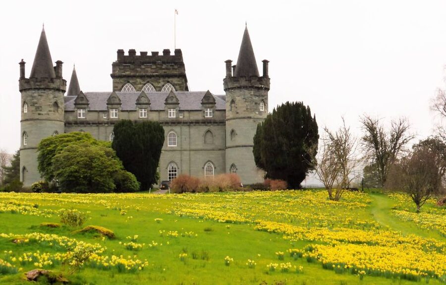 From Glasgow: Oban, Lochs & Inveraray Day Tour - Oban: 90 minutes for seafood and views