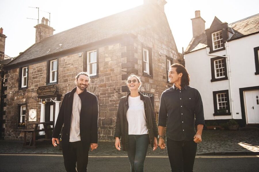From Glasgow: Outlander Adventure Tour with Tickets - Blackness Castle, the stone ship on the Firth of Forth