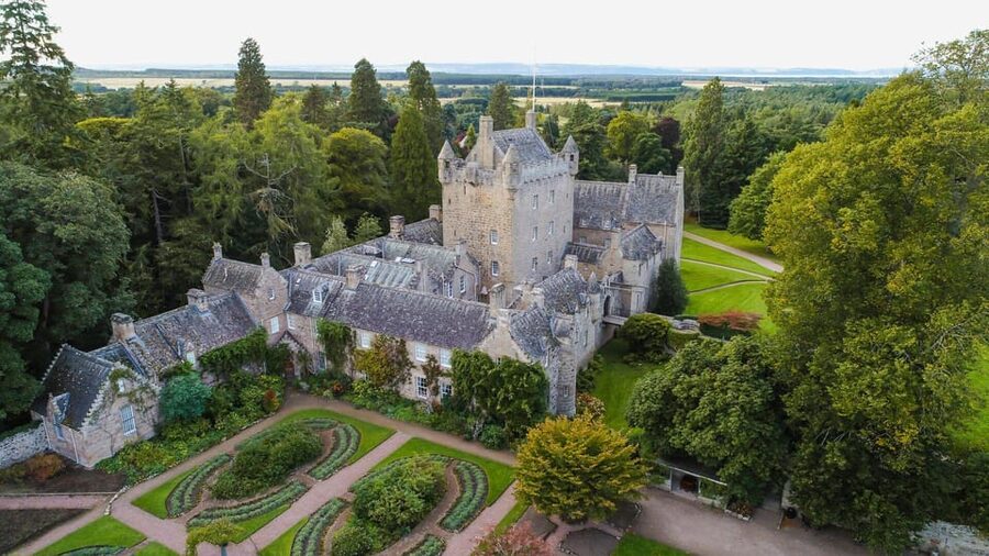 From Inverness: Cawdor Castle and Cairngorms National Park - Cawdor Castle and its gardens
