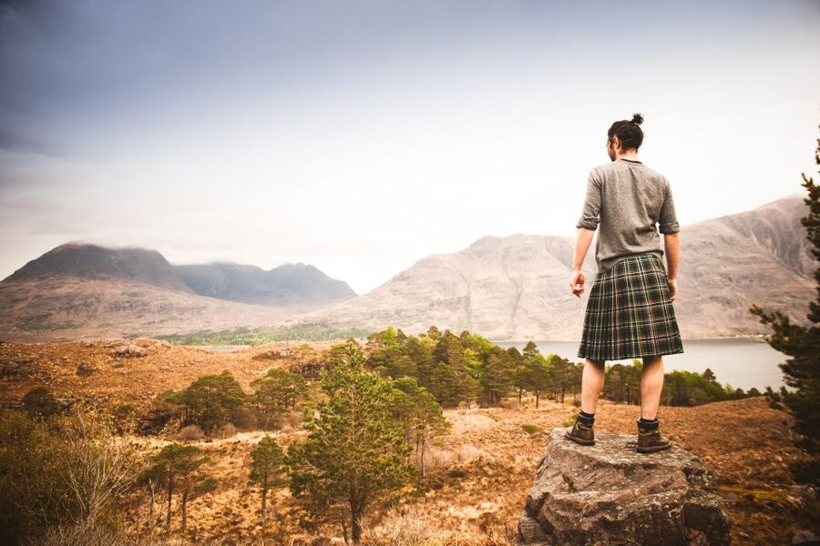 From Inverness: Torridon, Applecross, & Eilean Donan Castle - Eilean Donan Castle: choose the view or pay to enter