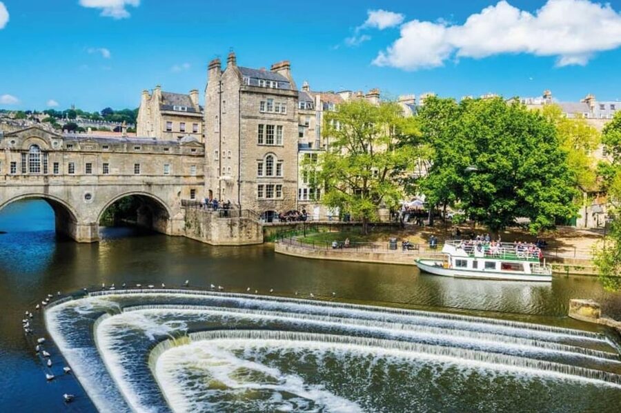 From London: Bath and the Cotswolds Full-day Tour - A short walk through Bath’s grand streets