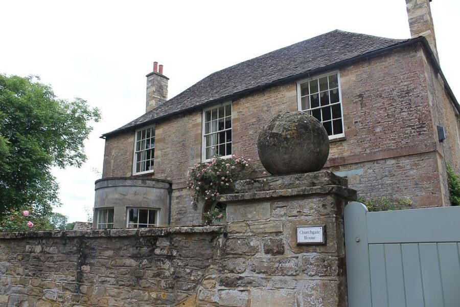 From London: Downton Abbey and Village Coach Tour - Who will enjoy this Downton day trip?