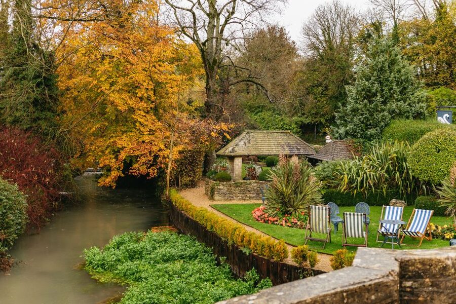 From London: Full-day Cotswolds Tour with Optional Lunch - The guide can make or break the day