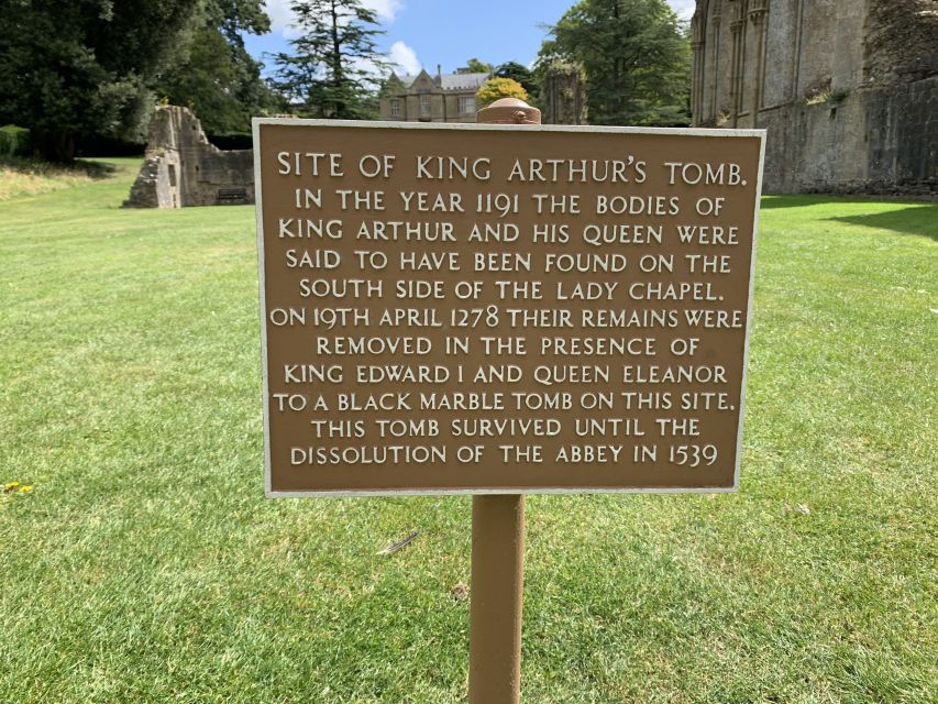 From London: Glastonbury and Cheddar Gorge Guided Day Trip - Glastonbury Abbey and the town