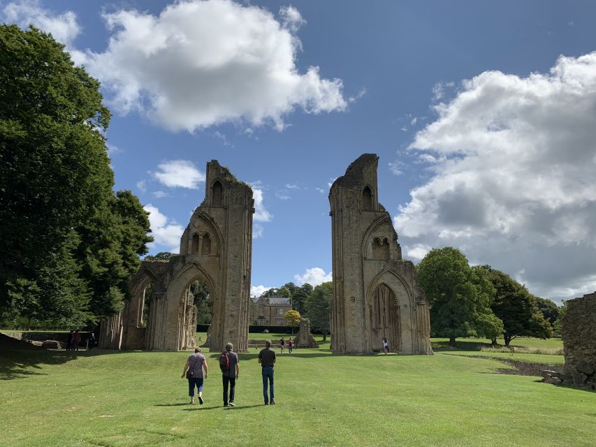 From London: Glastonbury and Cheddar Gorge Guided Day Trip - The short move to Cheddar