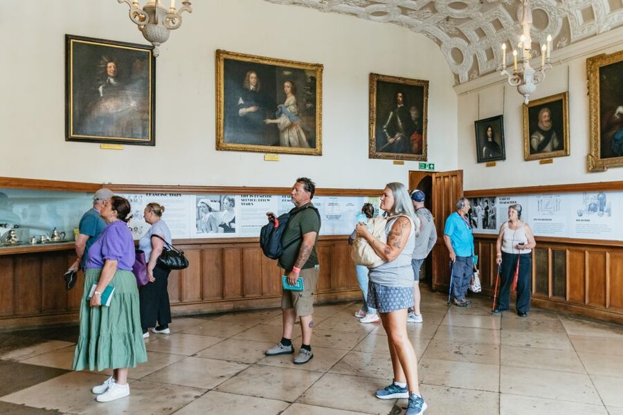 From London: Leeds Castle, Canterbury Cathedral & Dover - The White Cliffs of Dover photo stop
