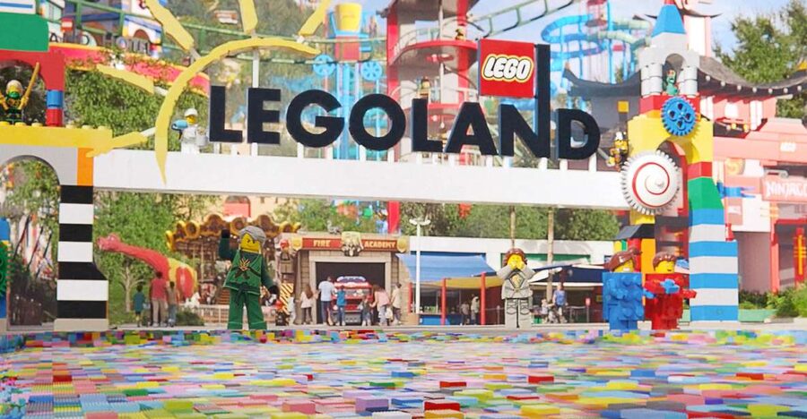 From London: LEGOLAND® Windsor Resort Entry & Coach Transfer - Minifigure Speedway and Flight of the Sky Lion