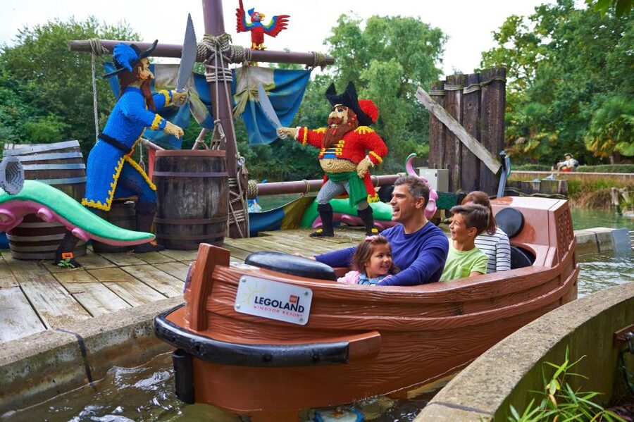 From London: LEGOLAND® Windsor Resort Entry & Coach Transfer - Leaving Victoria Coach Station without confusion
