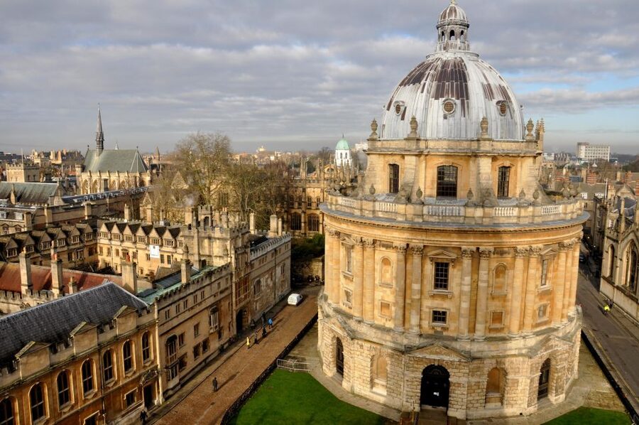From London: Oxford, Cotswolds & Country Pub Lunch - What the minibus and group size mean