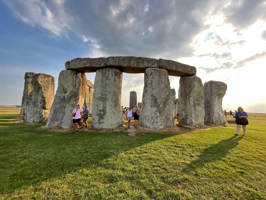 From London: Private Stonehenge Sunrise Viewing & Bath - Bath’s Georgian streets and Roman remains
