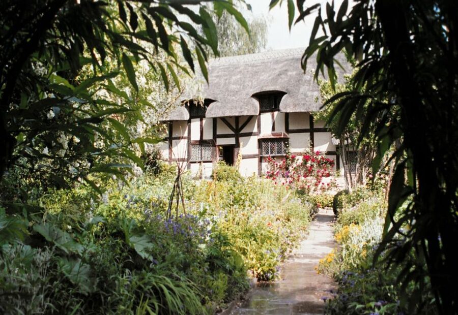From London: Shakespeare's Stratford-upon-Avon Day Trip - The long coach day and what it feels like