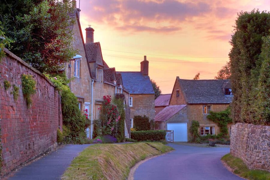 From London: Small Group Cotswolds Villages Tour - The ride from London to Bourton-on-the-Water