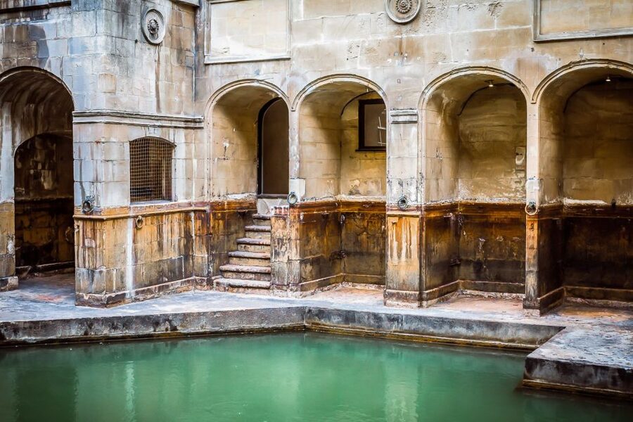 From London: Stonehenge and Bath Day Trip with Ticket - Stonehenge: a short visit with a big payoff