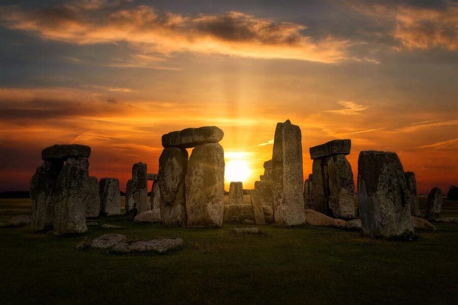 From London: Stonehenge Day Trip with Audioguide - Key points at a glance
