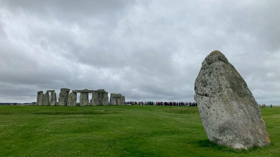 From London: Stonehenge Day Trip with Audioguide - What $92.94 covers
