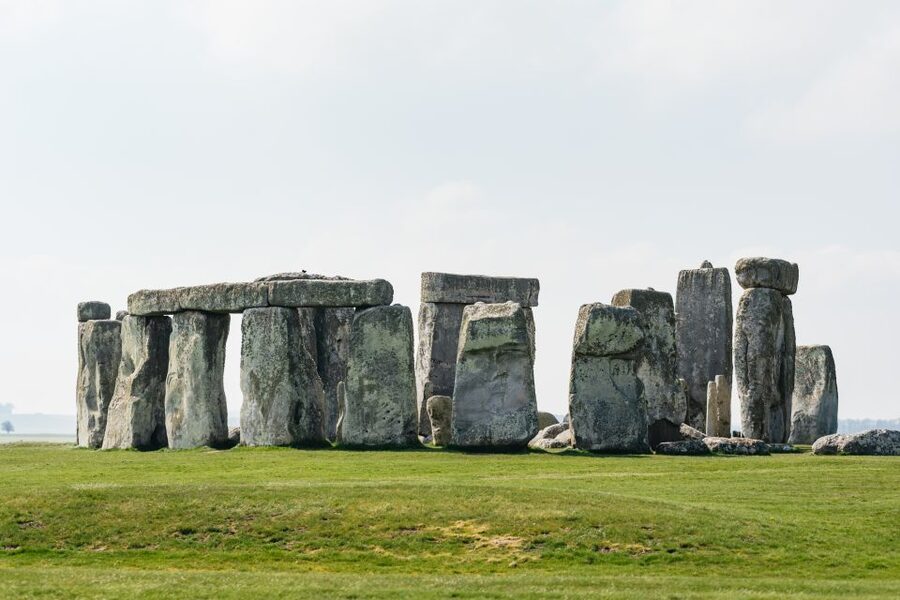 From London: Stonehenge Half-Day Trip - Seeing the 40-ton stones up close