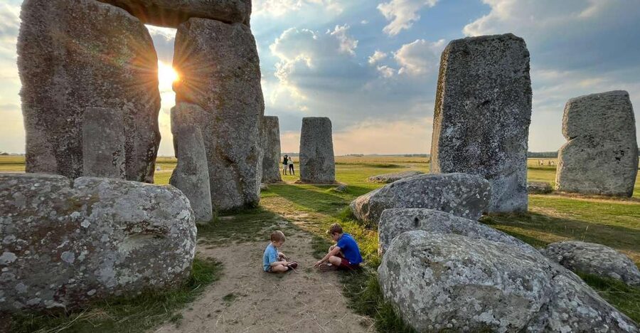 From London: Stonehenge Private Inner Circle Tour with Bath - Key points at a glance
