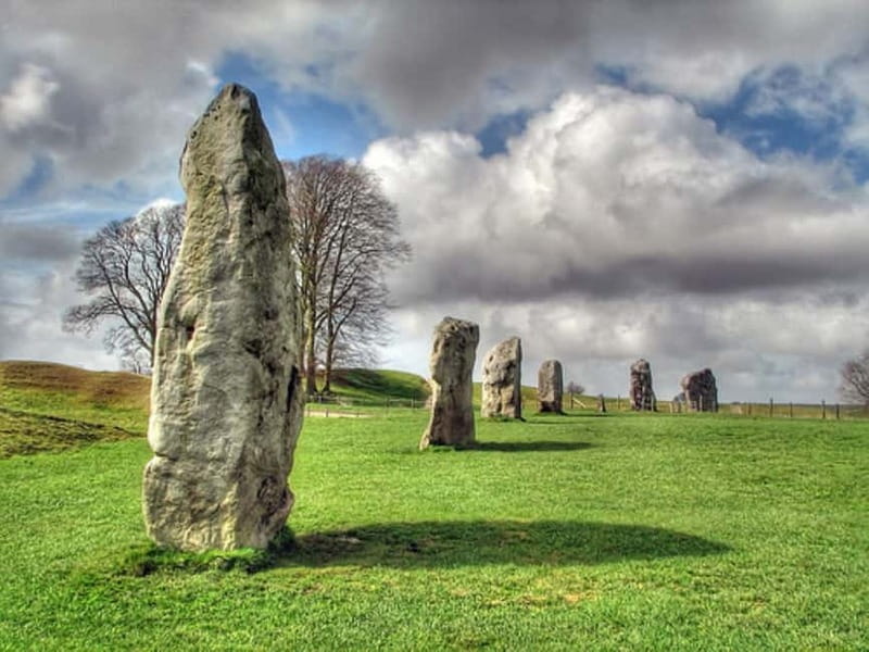 From London: Stonehenge & The Stone Circles of Avebury Tour - West Kennet Long Barrow and the uphill walk