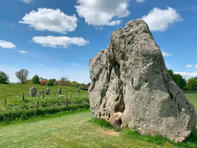 From London: Stonehenge & The Stone Circles of Avebury Tour - Stonehenge with time to explore