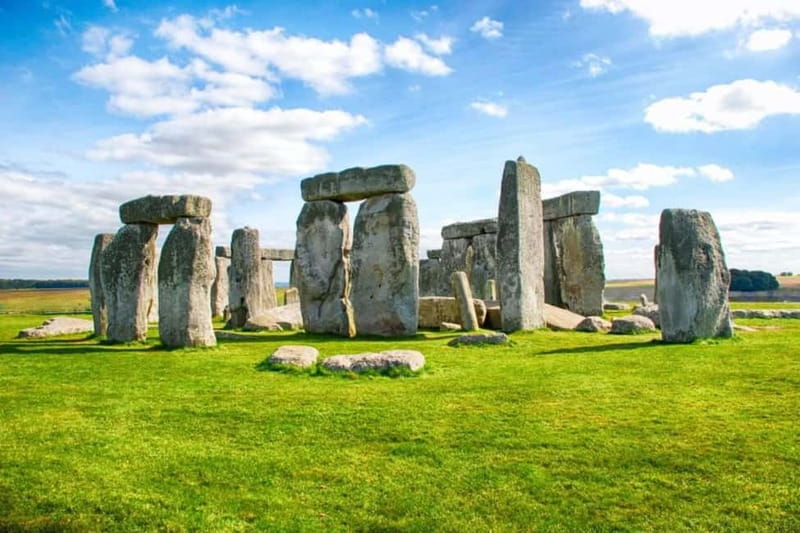 From London: Stonehenge & Windsor Castle Tour with Tickets - Two of England’s biggest sights in one long day