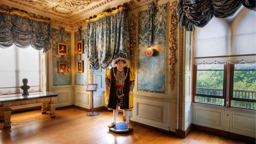 From London: Warwick Castle Day Trip by Rail - Who should book this Warwick day trip?