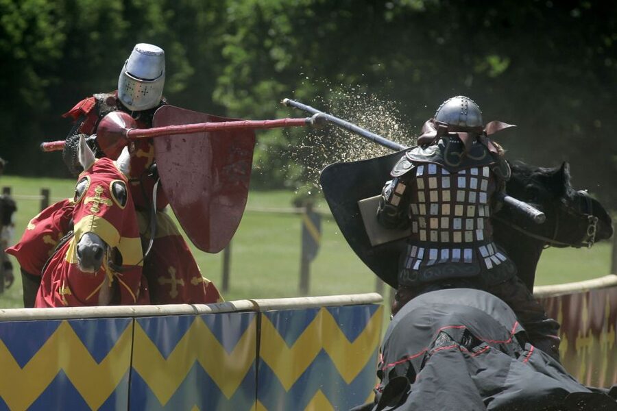 From London: Warwick, Oxford, Stratford & Cotswolds Day Tour - Warwick Castle: towers, banquets, and medieval theater