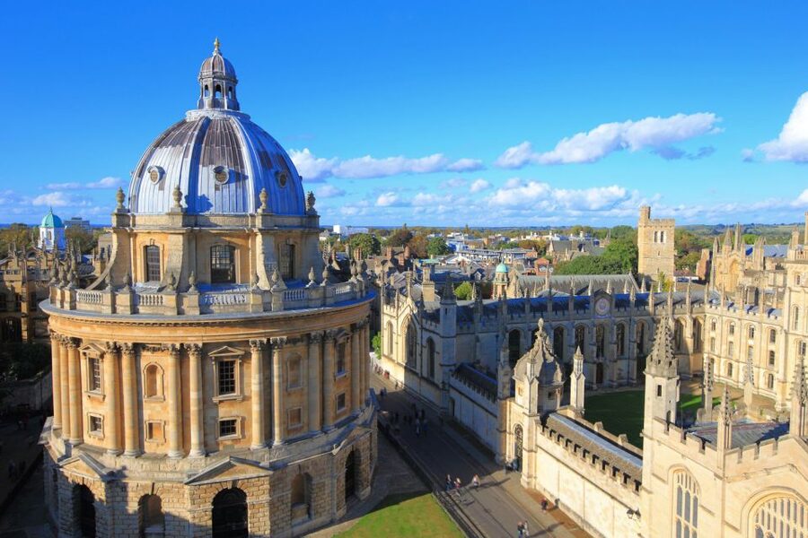 From London: Warwick, Oxford, Stratford & Cotswolds Day Tour - Guides, headsets, and the human side of the tour