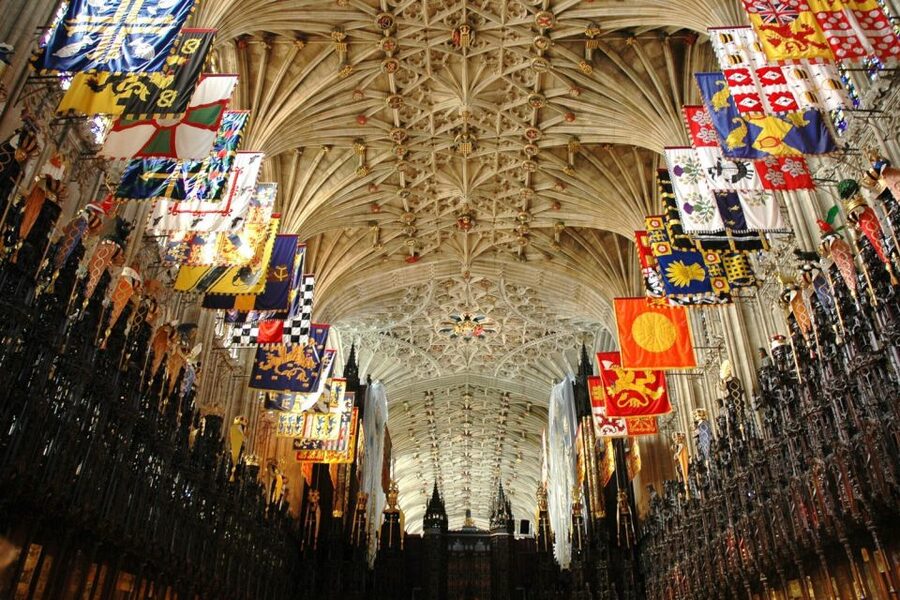 From London: Windsor Castle Afternoon Sightseeing Tour - Queen Mary’s miniature royal residence