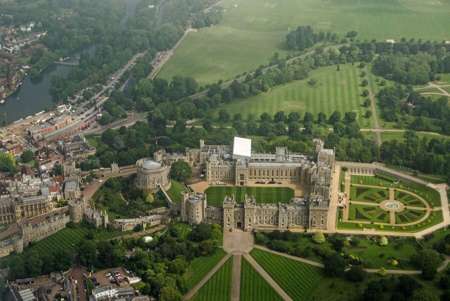 From London: Windsor Castle Afternoon Sightseeing Tour - Exploring independently with the audio guide