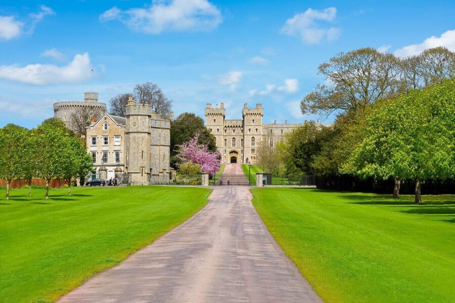From London: Windsor Castle Afternoon Sightseeing Tour - What the $92.94 price gives you