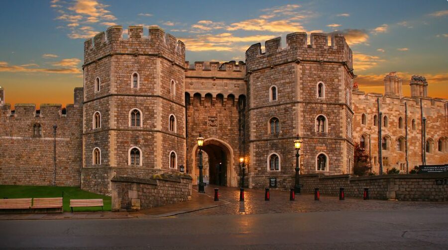 From London: Windsor Castle and Stonehenge Day Trip - Stonehenge: an ancient site that refuses to explain itself