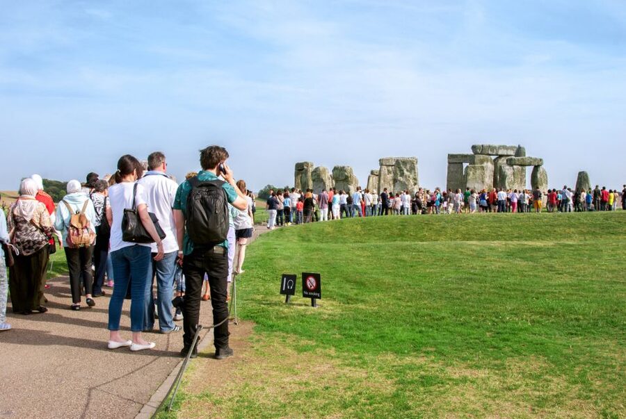 From London: Windsor Castle, Bath, and Stonehenge Day Trip - Stonehenge and the questions behind the stones